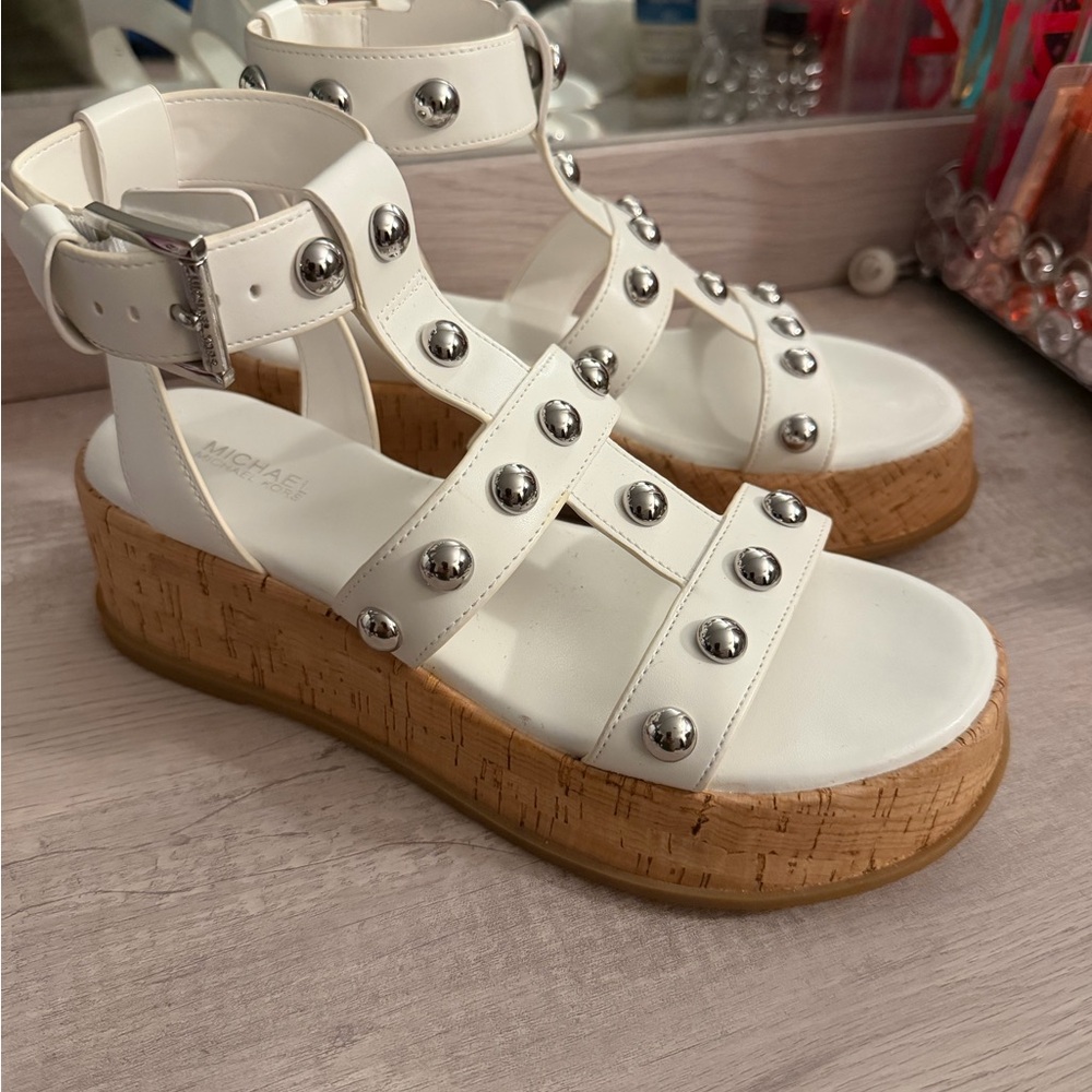 Michael Kors Bundle White Studded Bag and MK Studded gladiator sandals 7.5 - Picture 6 of 10